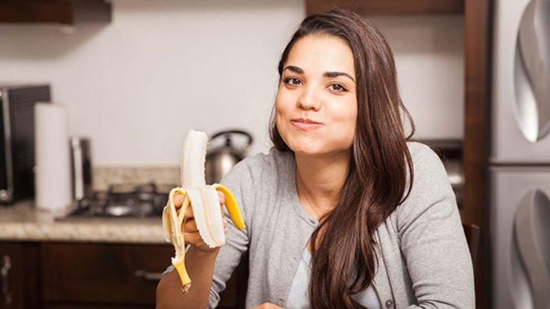 Ăn chuối tiêu có béo không và 1 quả chuối tiêu bao nhiêu calo