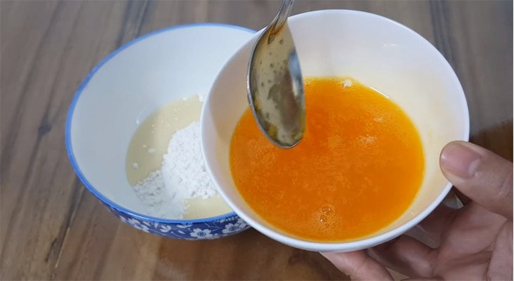 BÆ°á»›c 1 Trá»™n bá»™t làm bánh Bánh bá»™t mì chiên