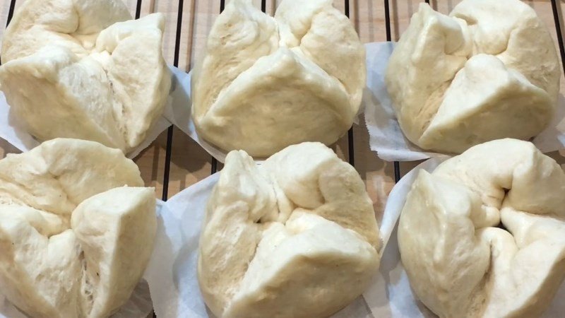 Bánh bao nhân đậu đen bùi thơm, màu sắc đẹp