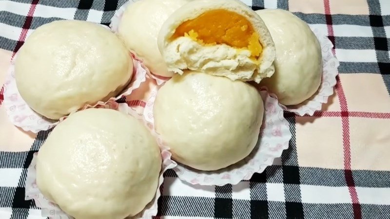 Bánh bao nhân phô mai sữa trắng ngần, hấp dẫn