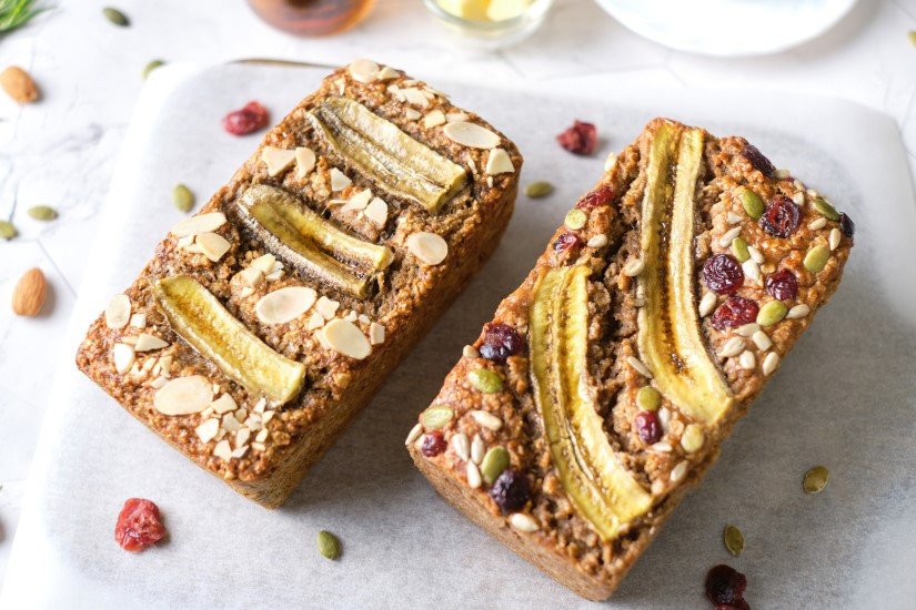 Bánh chuối yến mạch sữa chua thơm lừng sau khi nướng