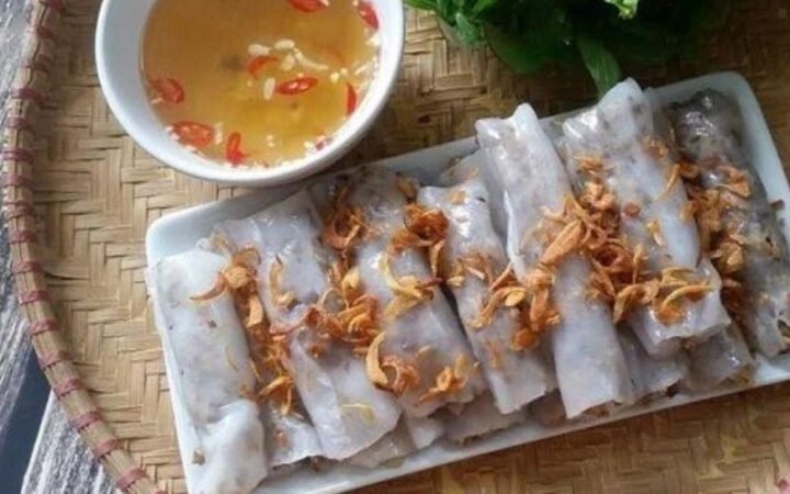 Bánh cuốn chay làm từ bột gạo dẻo thơm