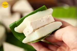 Bánh dày kẹp chả lụa hấp dẫn, món ngon truyền thống Việt Nam