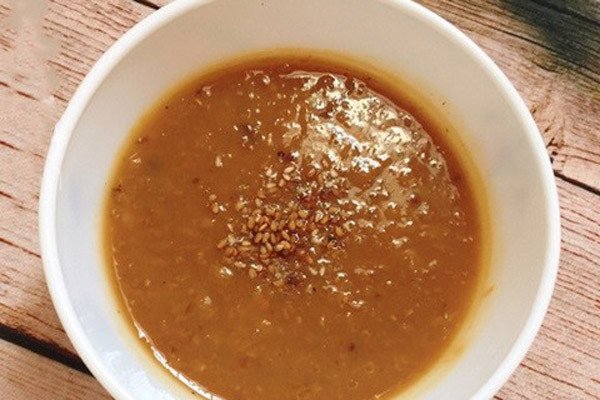 Bánh đúc lạc chấm cùng mắm tôm đậm đà