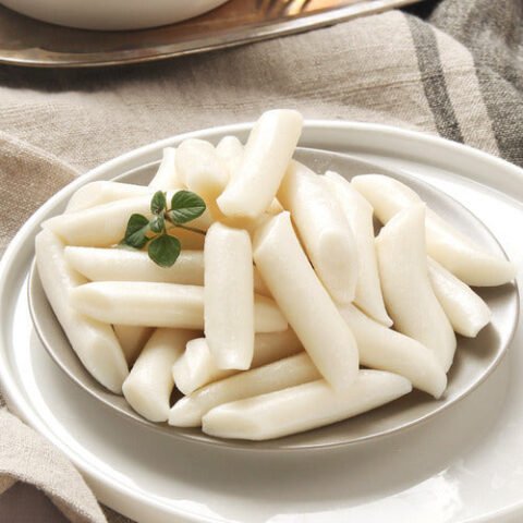 Bánh gạo O'Food đóng gói 350g khô, tiện lợi cho việc chuẩn bị tokbokki