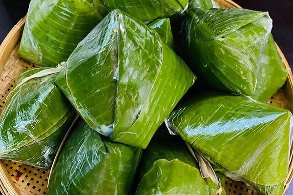 Bánh giò hoàn thành sau khi hấp thơm lừng