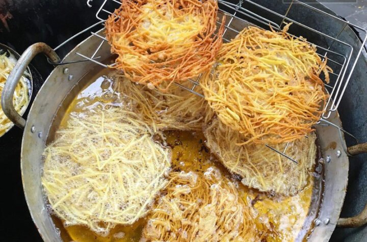 Bánh khoai lang chiên vàng giòn hấp dẫn