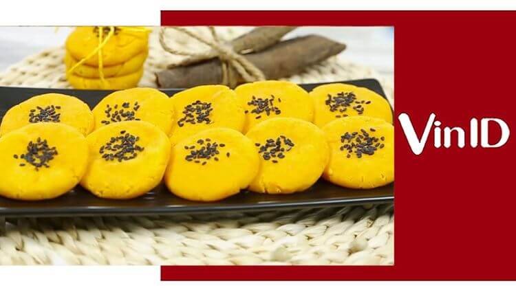 Bánh khoai lang nướng vàng giòn thơm phức làm bằng chảo chống dính