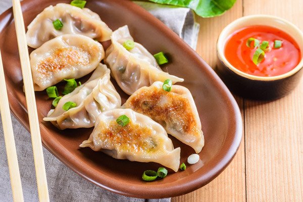 Bánh sủi cảo truyền thống Trung Hoa, món ăn biểu tượng của sự may mắn