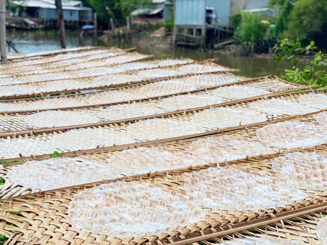 Bánh tráng phơi sương thơm ngon, dẻo dai