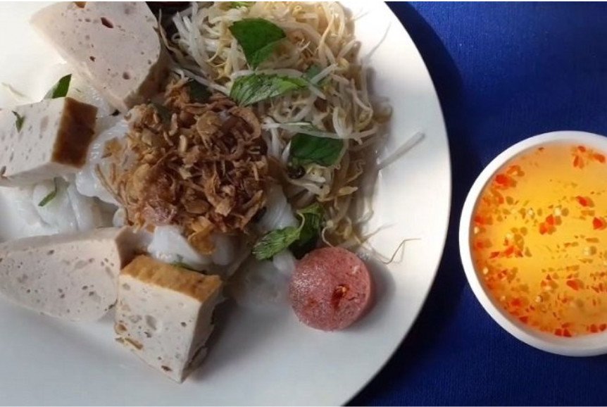 Bánh ướt chấm nước mắm ngọt