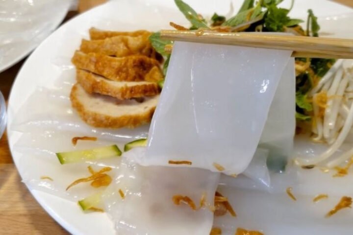 Bánh ướt truyền thống làm từ bột gạo dẻo thơm