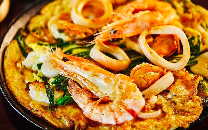 Bánh xèo kiểu Hàn Quốc hải sản thú vị
