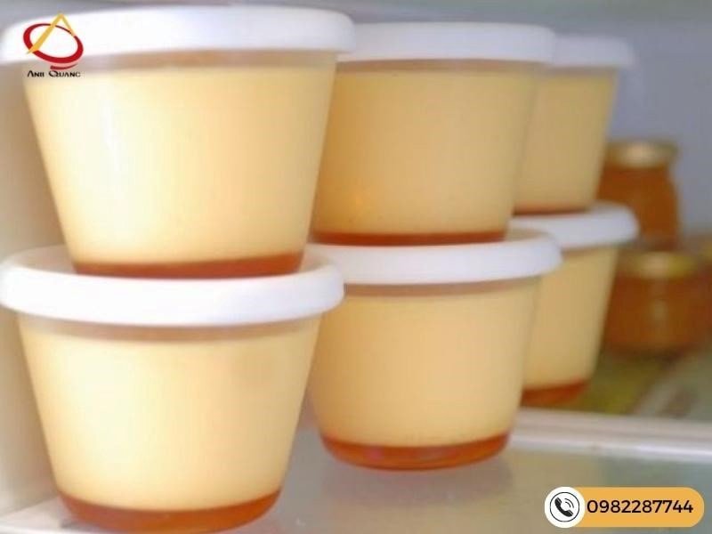 Bảo quản những chiếc bánh flan sữa đặc trong tủ lạnh