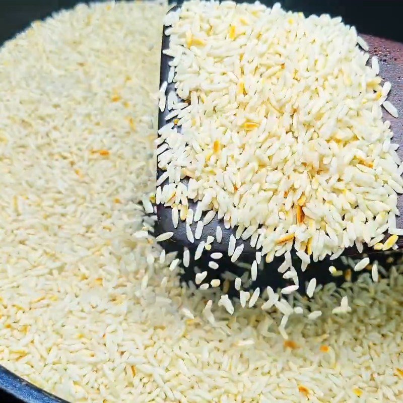 Bát cháo gạo rang thành phẩm thơm ngon