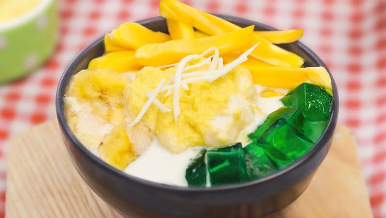 Bát chè sầu riêng truyền thống mát lạnh đã hoàn thành và sẵn sàng thưởng thức