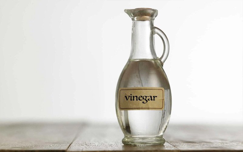 Bí quyết dùng giấm trắng để mướp xào giữ màu xanh mướt