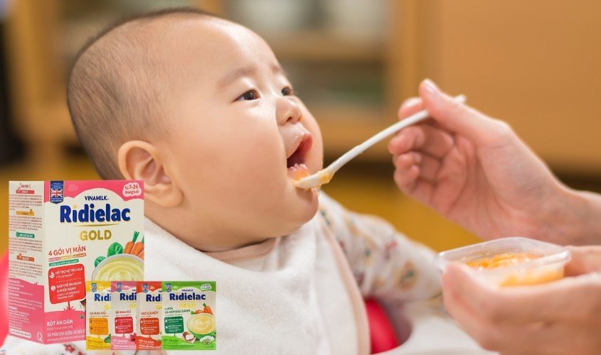 Bột ăn dặm Vinamilk RiDielac Gold vị mặn, hỗ trợ bé phát triển toàn diện