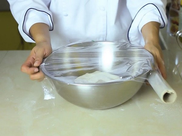 Bột bánh mì đã được ủ nở đúng chuẩn