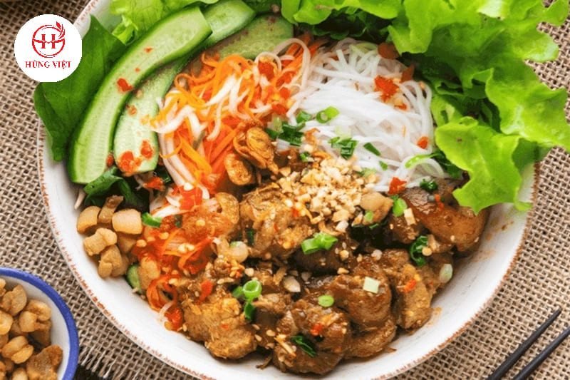 Bún trộn thịt nướng