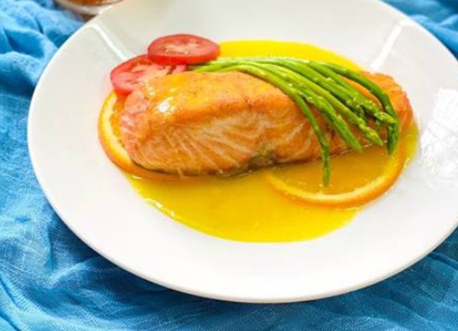 Cá hồi sốt cam cho bé