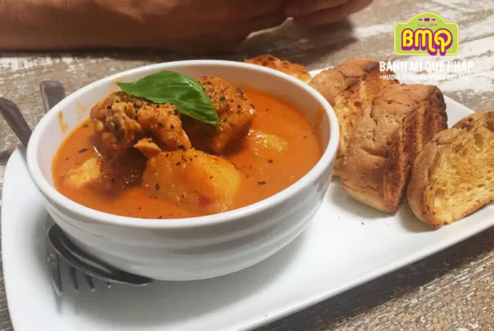 cà ri gà bánh mì