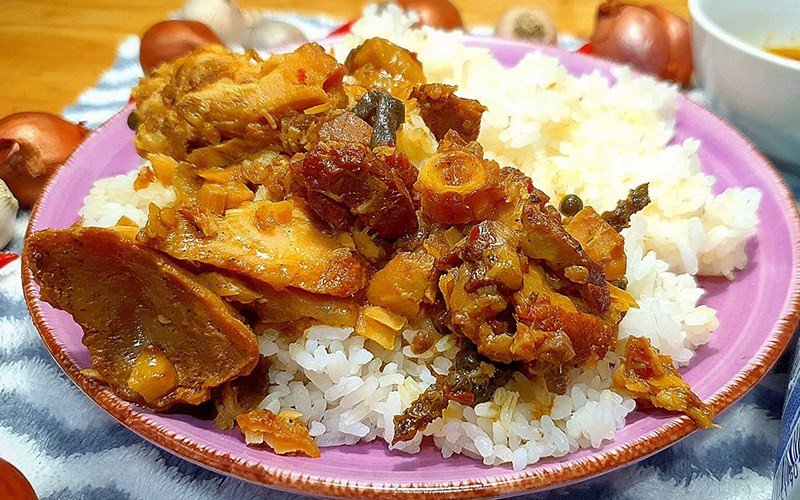 Cá trắm kho riềng thơm lừng, món ăn truyền thống