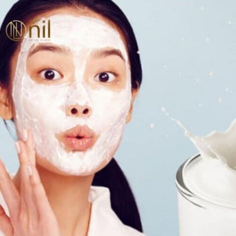 Các bước chuẩn bị nguyên liệu làm kem sức mặt từ sữa tươi không đường tại nhà