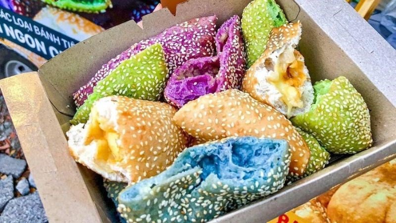 Các loại bánh tiêu đa dạng nhân và kích cỡ với lượng calo khác nhau