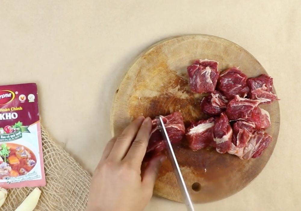 Các nguyên liệu đã được sơ chế sạch sẽ để làm bò kho