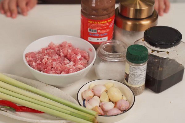 Các nguyên liệu tươi ngon cần chuẩn bị cho món thịt chưng mắm tép