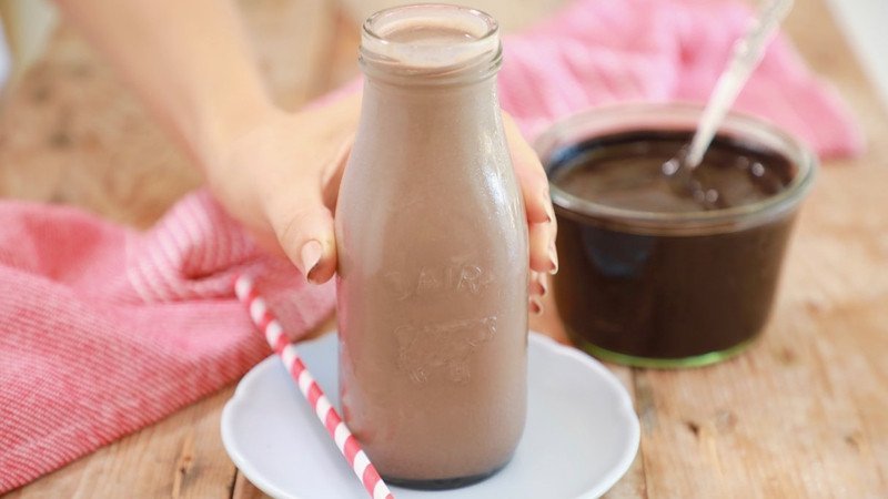 Cacao đá pha với sữa đậu nành không đường là lựa chọn tốt để hỗ trợ giảm cân