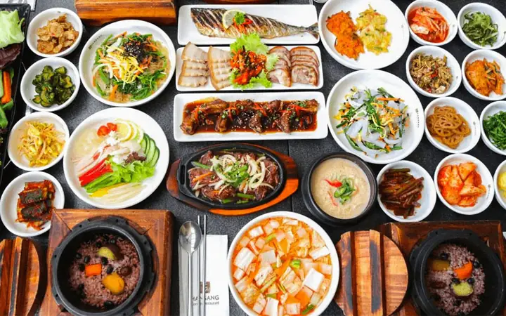 1Thức ăn đã nấu chín để ở ngoài được bao lâu?