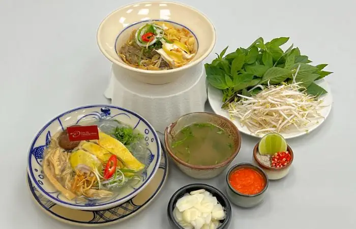 Bí Quyết Nấu Nước Dùng Gà Ngon Trong Vắt: Hướng Dẫn Chuyên Sâu