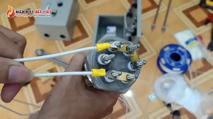 Cách Đấu Tủ Điện Nồi Nấu Phở: Hướng Dẫn Từng Bước Chi Tiết Cách Đấu Tủ Điện Nồi Nấu Phở: Hướng Dẫn Từng Bước Chi Tiết