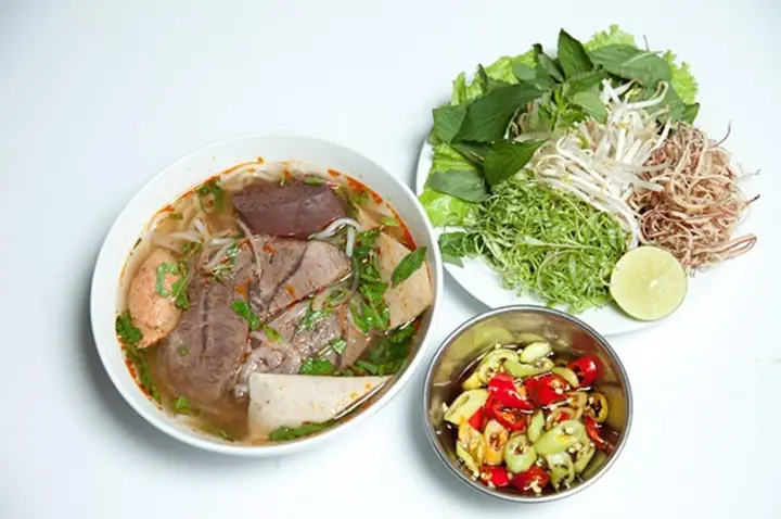 Cách Dạy Nấu Bún Bò Huế: Hướng Dẫn Chi Tiết Để Món Ngon Chuẩn Vị