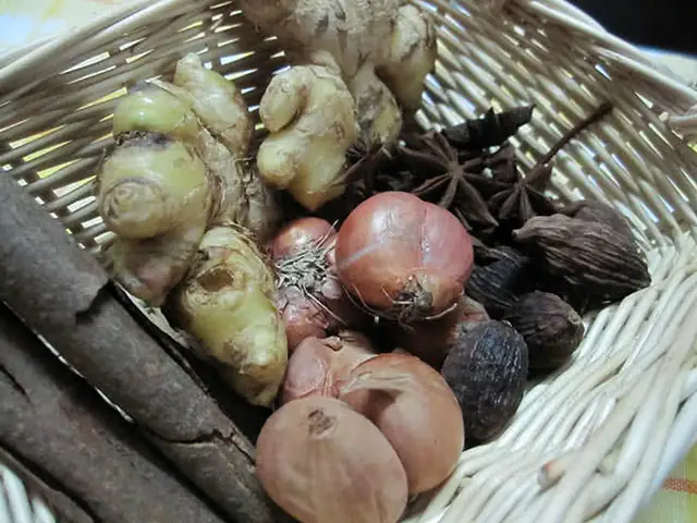 Cách Dùng Thảo Quả Nấu Phở: Từng Bước Cho Nồi Phở Thơm Ngon Cách Dùng Thảo Quả Nấu Phở: Từng Bước Cho Nồi Phở Thơm Ngon