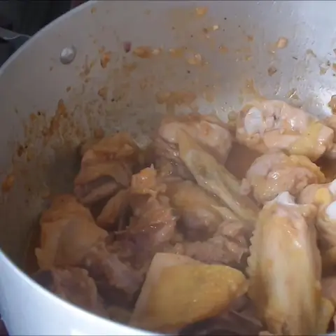 Cách Nấu Gà Với Cá Mòi Ngon Đậm Đà Chuẩn Vị Việt