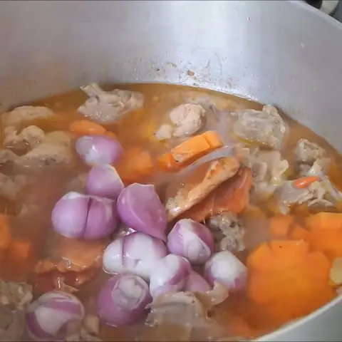 Cách Nấu Gà Với Cá Mòi Ngon Đậm Đà Chuẩn Vị Việt