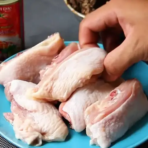 Cách Nấu Gà Với Cá Mòi Ngon Đậm Đà Chuẩn Vị Việt