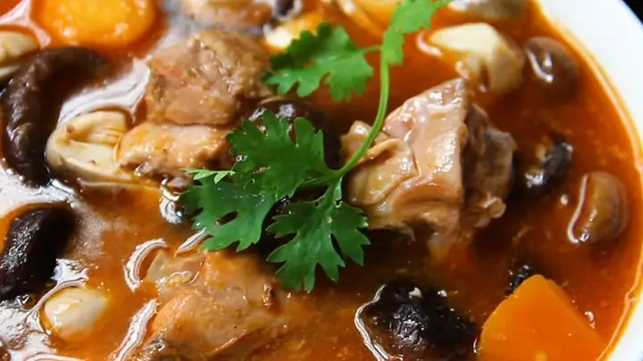 Cách Nấu Gà Với Cá Mòi Ngon Đậm Đà Chuẩn Vị Việt