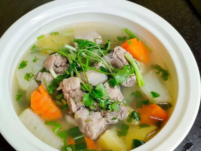 Cách nấu canh xương hầm rau củ thơm ngon