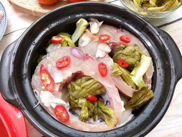 Hướng Dẫn Chi Tiết Cách Kho Cá Bằng Nồi Nấu Chậm Ngon Đậm Đà Hướng Dẫn Chi Tiết Cách Kho Cá Bằng Nồi Nấu Chậm Ngon Đậm Đà