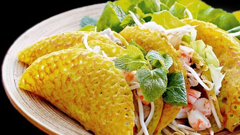 Cách làm bánh xèo từ bột gạo đơn giản với nhân tôm thịt