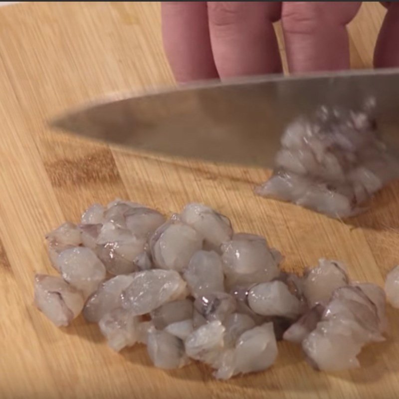 cách làm chả giò tôm thịt để tủ lạnh - sơ chế nguyên liệu tôm thịt