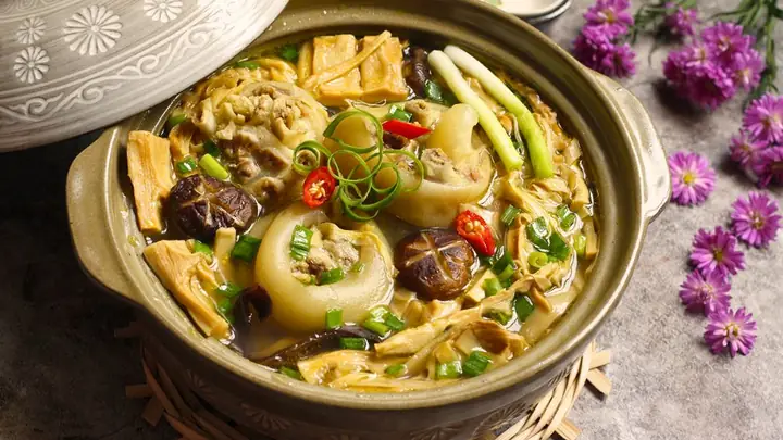 Cách làm chân giò nấu măng ngon chuẩn vị truyền thống Cách làm chân giò nấu măng ngon chuẩn vị truyền thống