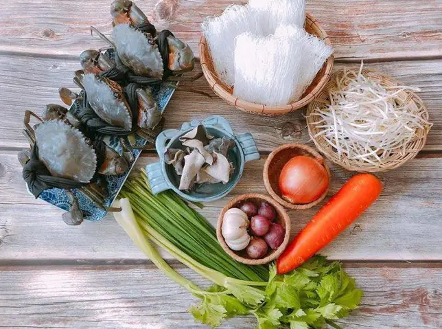 Hướng Dẫn Chi Tiết Cách Làm Cua Biển Nấu Miến Thơm Ngon Hấp Dẫn
