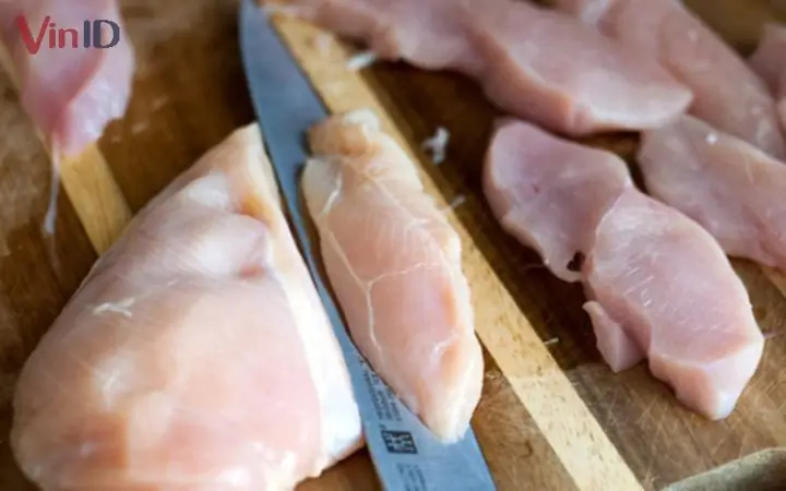 Hướng Dẫn Chi Tiết Cách Làm Gà Nấu Khóm Thơm Ngon Hấp Dẫn
