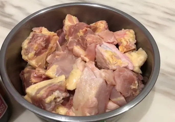 Hướng dẫn chi tiết cách làm Gà Nấu Rượu thơm ngon, bổ dưỡng tại nhà