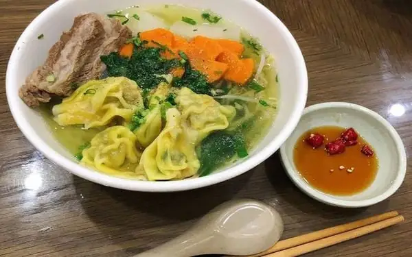 Hướng Dẫn Chi Tiết Cách Làm Hoành Thánh Nấu Thơm Ngon Tại Nhà